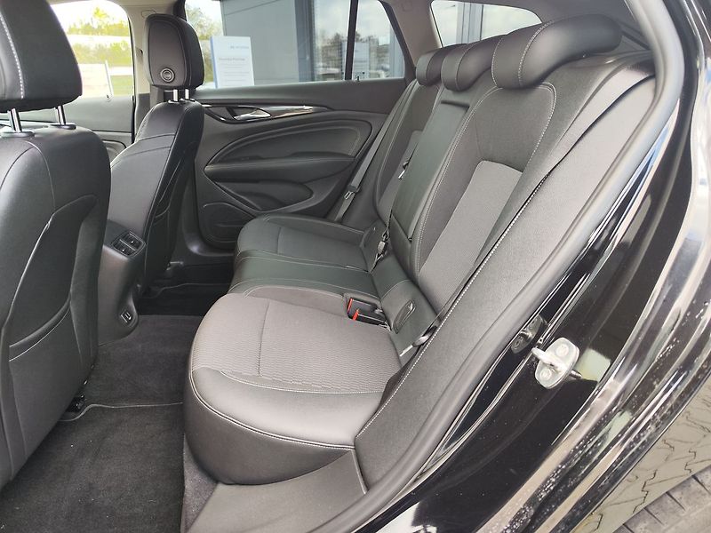 Opel Insignia 2.0 CDTi/125kW Inovation AT - fotka 11 z 34