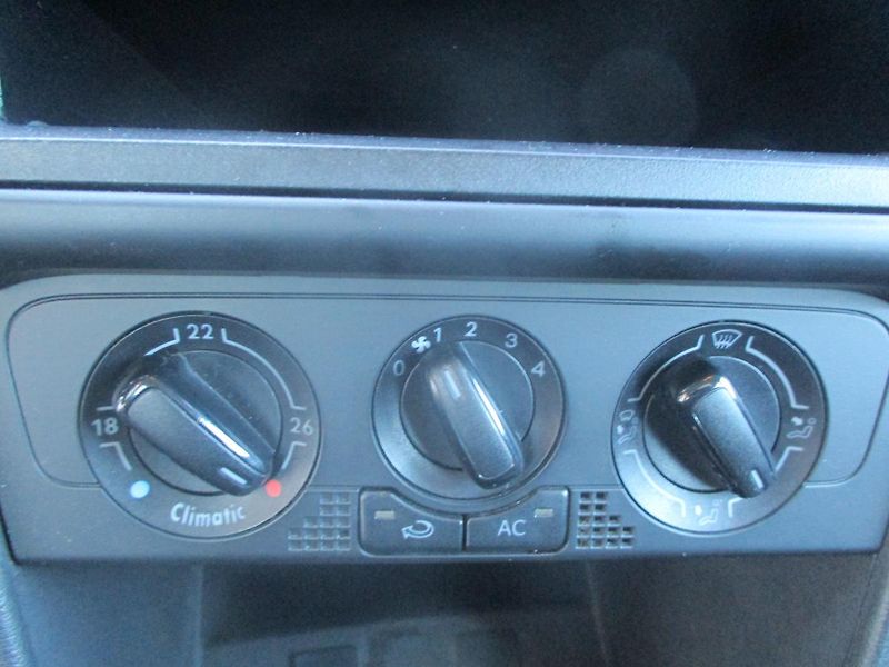 Volkswagen Polo 1.4i KLIMA +SADA KOL - fotka 22 z 30