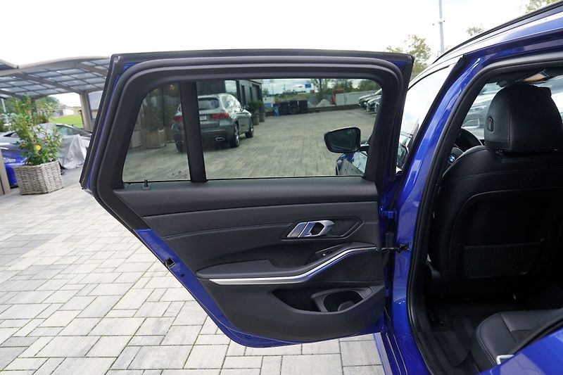 BMW Řada 3 320d xDrive Mpaket/Lasery/kůže - fotka 21 z 49
