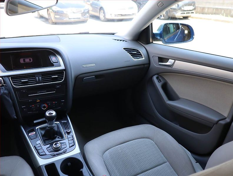 Audi A5 (2011) 3.0 TDI, 4X4, Serv.kniha - fotka 8 z 22