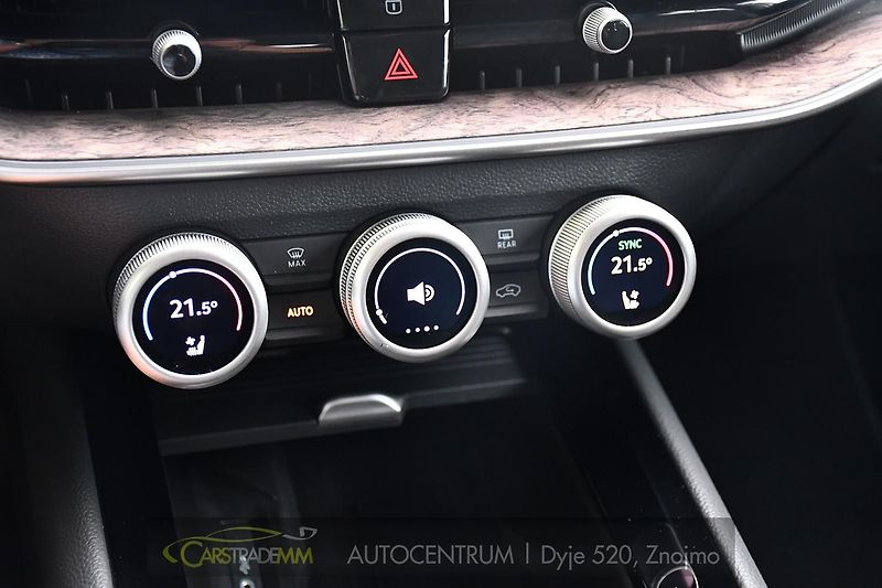 Škoda Superb 2.0TDi 142kW L&K 4x4 - fotka 32 z 61