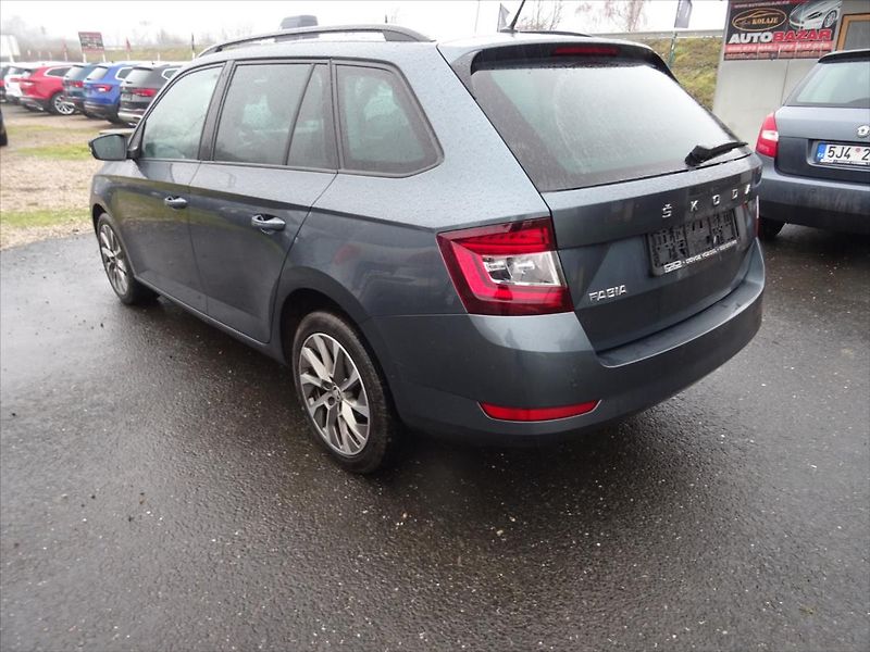 Škoda Fabia 1,0 TSi 70 kW Automat - fotka 7 z 31