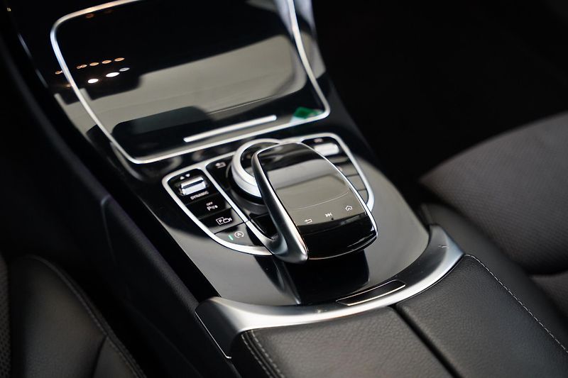 Mercedes-Benz Třídy C - fotka 24 z 28