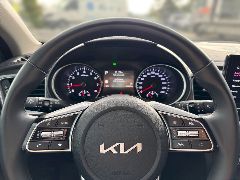 Kia Ceed (2025) 1.5 T-GDi TOP 7DCT - fotka 19 z 29