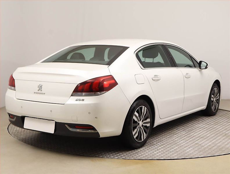 Peugeot 508 (2014) Allure 2.0 HDi, Navi, Tempomat - fotka 5 z 19