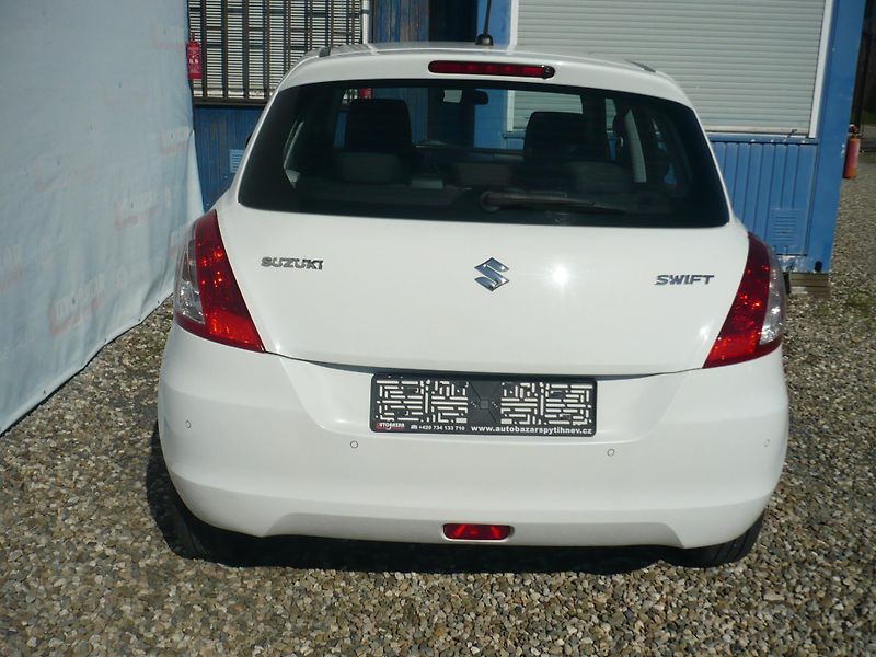Suzuki Swift 1.2i 69Kw Klimatizace - fotka 9 z 25