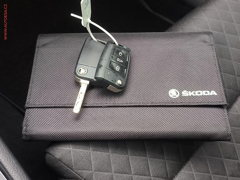 Škoda Superb (2017) 2.0 TDi 4x4, Style, DSG - fotka 25 z 25