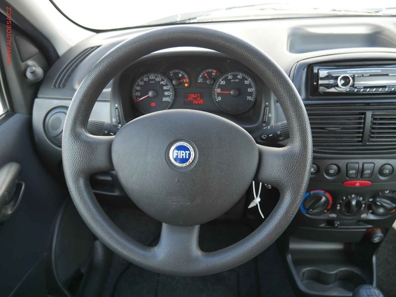 Fiat Punto (2008) 1.2i, ČR, El.okna - fotka 11 z 14