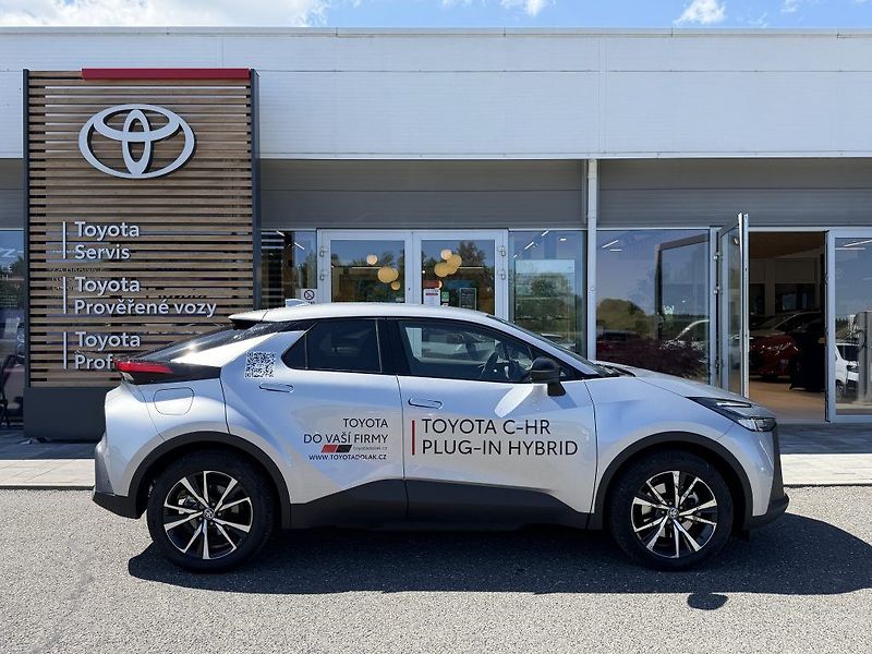 Toyota C-HR 2.0L PHEV Style - fotka 3 z 25