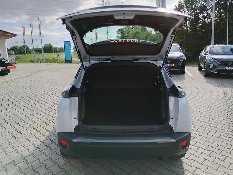 Peugeot 2008 STYLE PureTech 100 S&S MAN6 - fotka 7 z 24