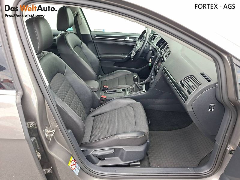 Volkswagen Golf (2014) Variant, 2.0 TDI,110kW,4Motion - fotka 15 z 29