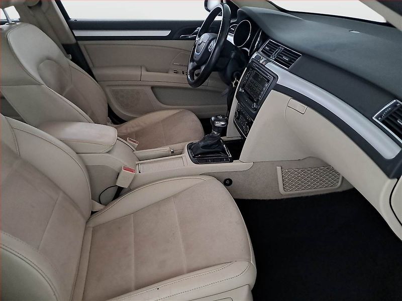 Škoda Superb (2012) 2.0 TDI, 4X4, Automat, Navi - fotka 9 z 19