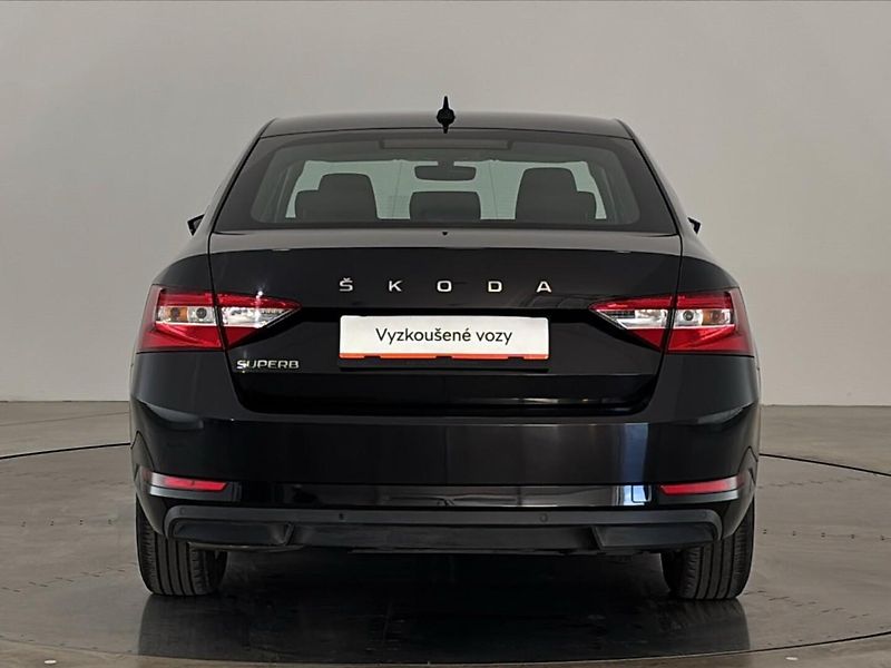 Škoda Superb Ambition DSG - fotka 17 z 28