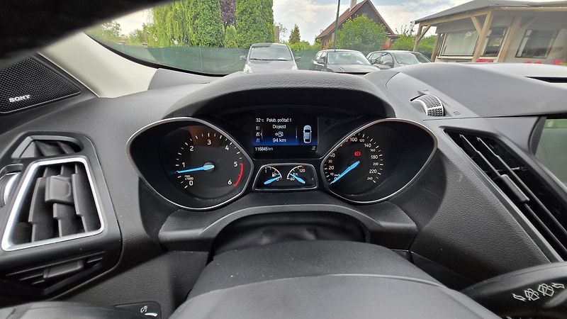 Ford Kuga 2.0TDCIi TITANIUM  110KW 1MAJ. - fotka 31 z 43