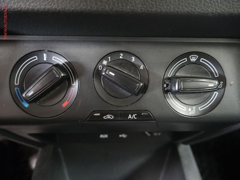 Škoda Fabia (2015) 1.2 TSi, ČR, AC, temp - fotka 16 z 16
