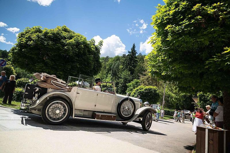 Automobilové skvosty byly k vidění v sobotu v lázeňském městě, kde se při závěru akce Concours d’Elegance Luhačovice 2026 představilo více než 50 historických automobilů z několika evropských zemí.
