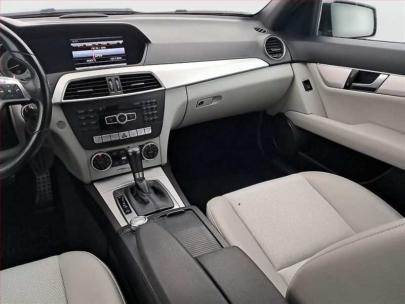 Mercedes-Benz Třídy C (2012) C 350 CDI, Automat, Navi - fotka 8 z 16