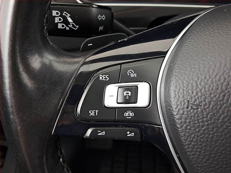Volkswagen Tiguan (2020) 2.0 BiTDI - fotka 19 z 24