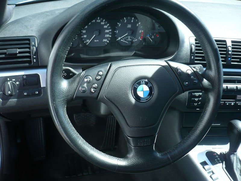 BMW Řada 3 E46 328i 142Kw Klima - fotka 19 z 34