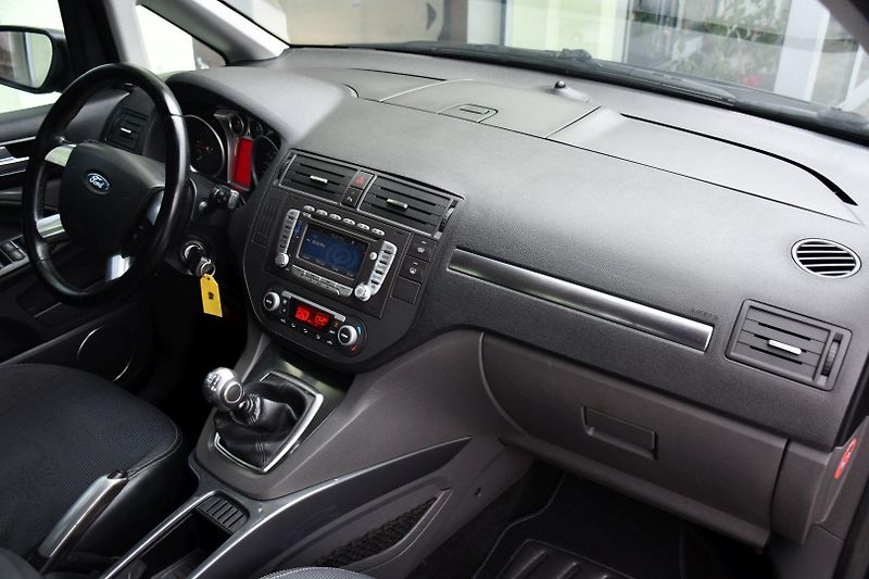 Ford C-MAX 2.0TDCi TITANIUM TAŽNÉ - fotka 18 z 28