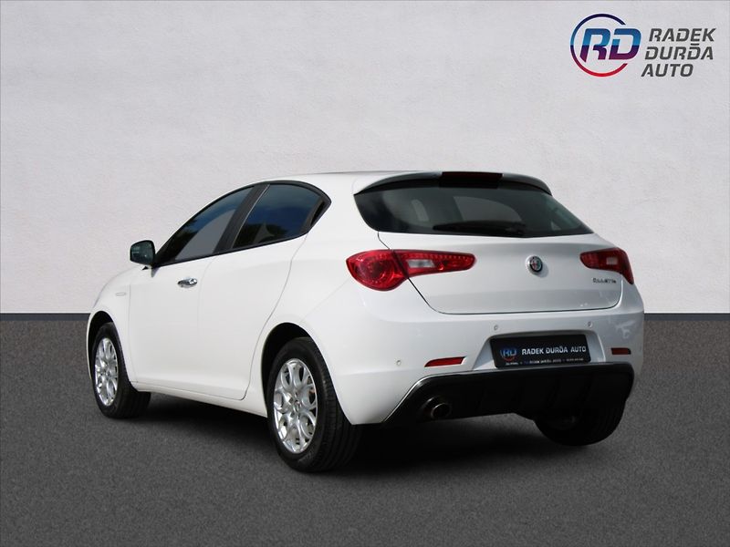 Alfa Romeo Giulietta 1,4 TB  NOVÉ V ČR,1.MAJITEL - fotka 7 z 29