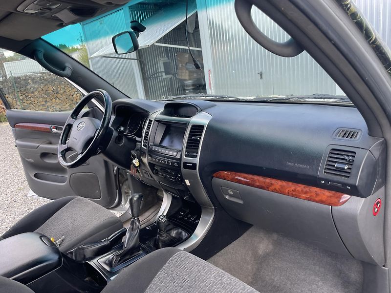 Toyota Land Cruiser 3.0TD 4x4 170PS AUT VÝBAVA !!! - fotka 143 z 180