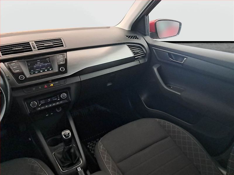 Škoda Fabia (2017) 1.4 TDI, Park. senzory - fotka 8 z 15