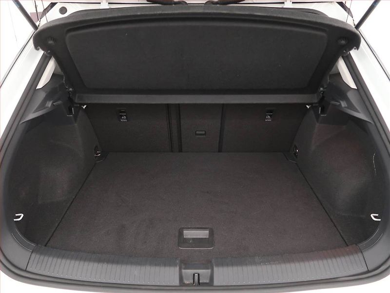 Volkswagen T-Roc (2019) 2.0 TDI 4Motion - fotka 14 z 19