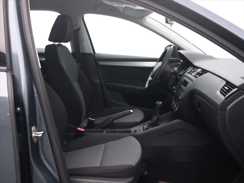 Škoda Octavia 1,6 TDI 77kW CZ Klima 2.Maj - fotka 13 z 30