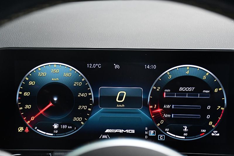 Mercedes-Benz GLA 45S AMG 4MATIC+PANO - fotka 41 z 53