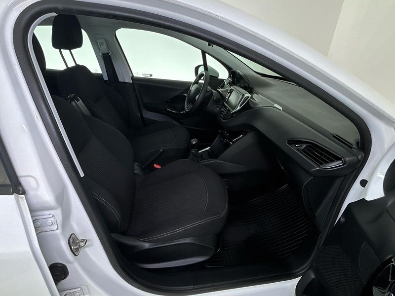Peugeot 208 Hatchback 208 - fotka 9 z 26