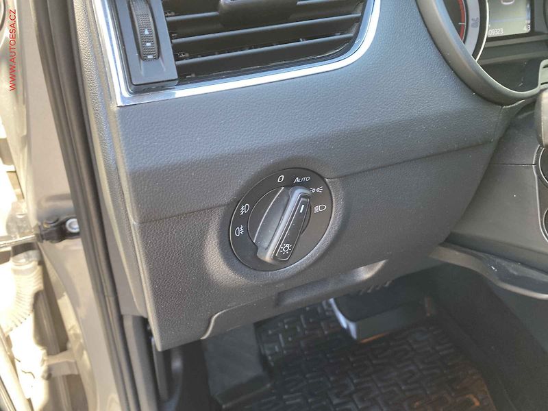 Škoda Octavia (2019) 1.5 TGi, Style, DSG, LED - fotka 15 z 19