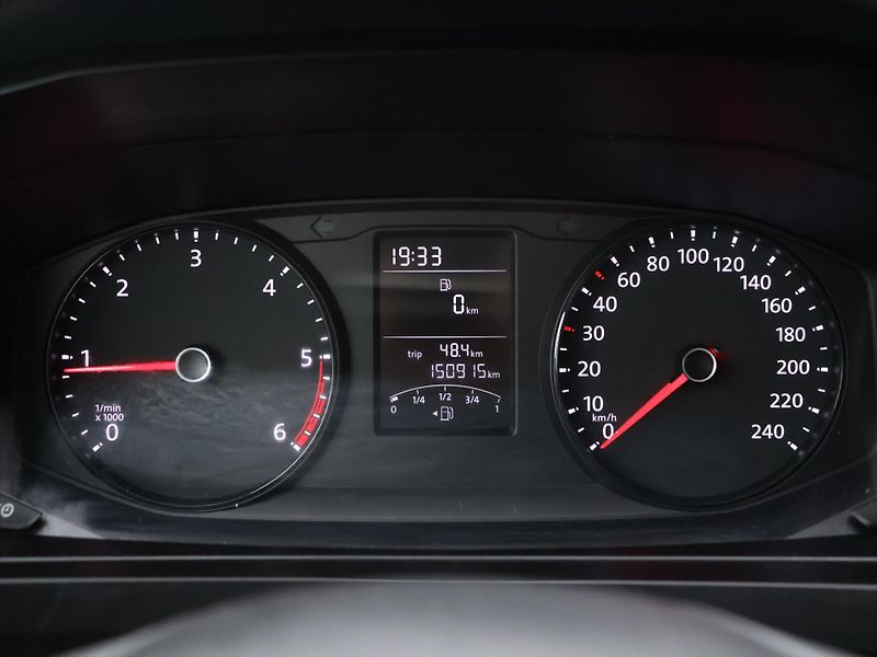 Volkswagen Transporter 2,0 TDI 9-Míst Long 1.Maj DPH - fotka 16 z 27