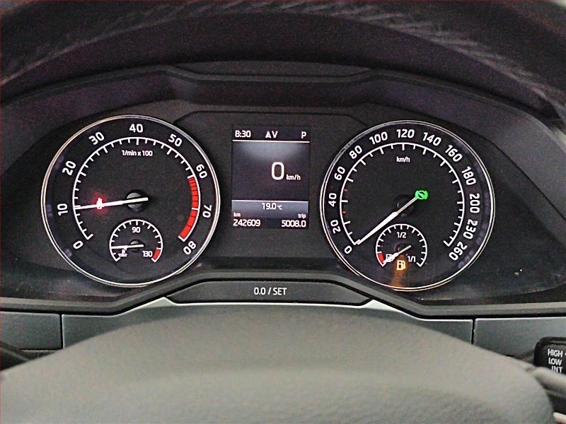 Škoda Superb (2018) Style 1.5 TSI, Automat - fotka 11 z 19