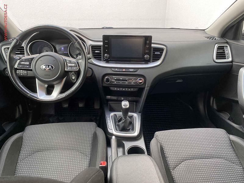 Kia Ceed (2021) 1.5 T-GDi, 1.maj,ČR, Spin - fotka 8 z 18