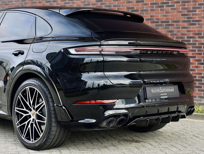Porsche Cayenne (2025) Coupe E-Hybrid 360KW Techart - fotka 18 z 46