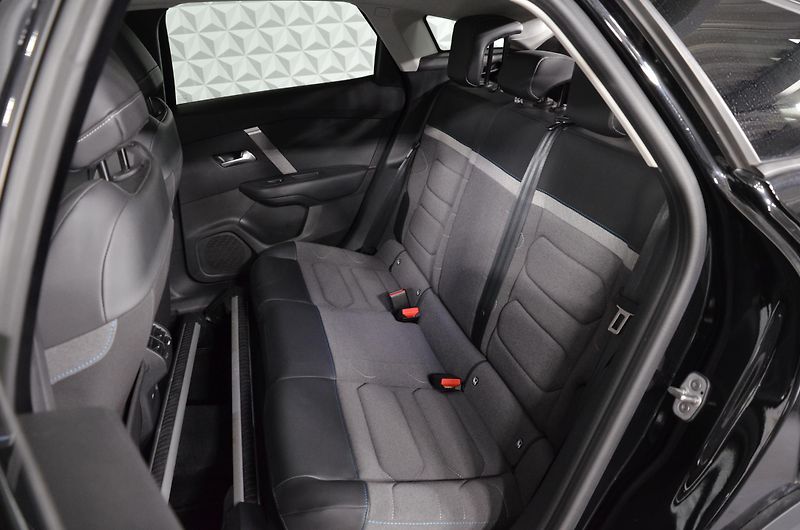 Citroën C4 (2022) 1.5BHDi 130 Feel Pack AT - fotka 16 z 16