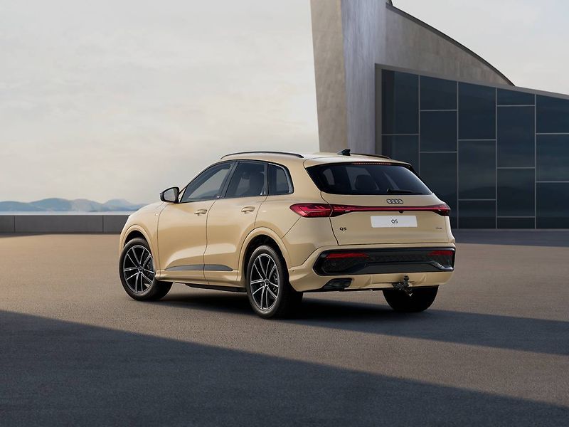 Audi Q5 Quattro ST7 2,0TDI - fotka 2 z 7