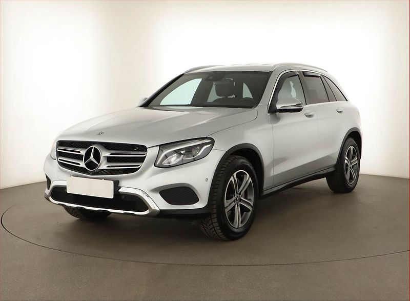 Mercedes-Benz GLC (2017) 250 4MATIC - fotka 2 z 20