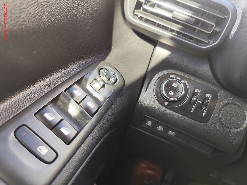 Opel Combo (2022) 1.5CDTi MAXi XL, Elegance - fotka 22 z 25
