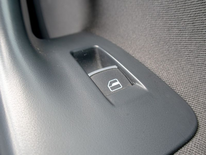 Volkswagen Golf (2012) 2.0TDI 103KW - 2x KOLA - fotka 29 z 49