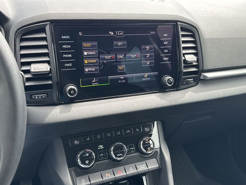Škoda Karoq (2024) 1.5 TSI DSG Selection - fotka 24 z 33