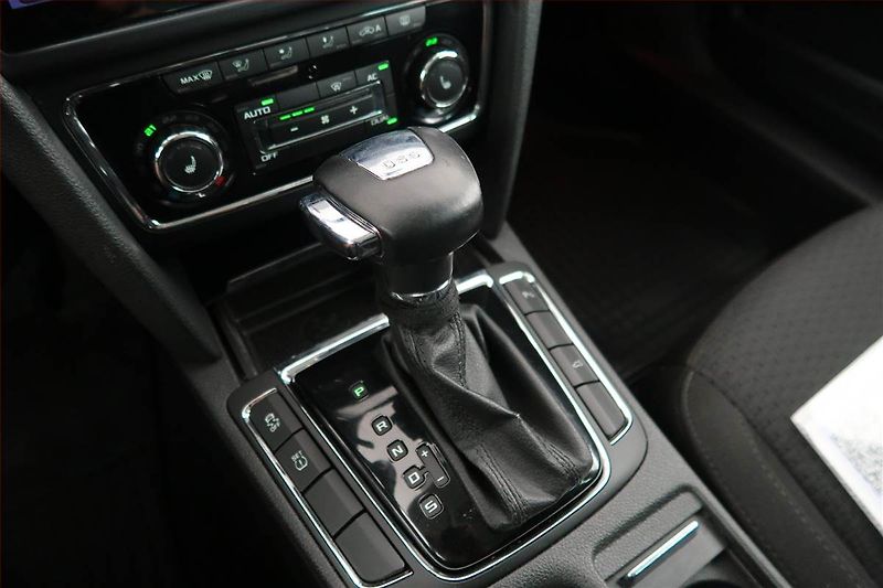 Škoda Superb (2012) 2.0 TDI, Automat, Tempomat - fotka 13 z 23