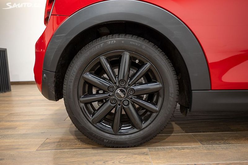 Mini Cooper S 2.0 141 kW - fotka 33 z 36
