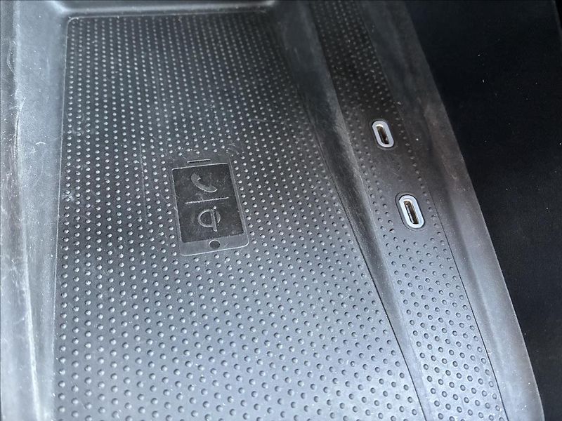 Škoda Octavia 2,0 TAŽNÉ,KŮŽE,HEAD-UP - fotka 19 z 38