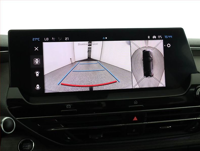 Citroën C5 X (2022) Plug-in Hybrid 225 - fotka 14 z 23