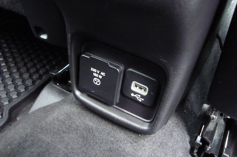 Jeep Compass (2019) LIMITED 2.0 CRD, 4x4 - fotka 44 z 86