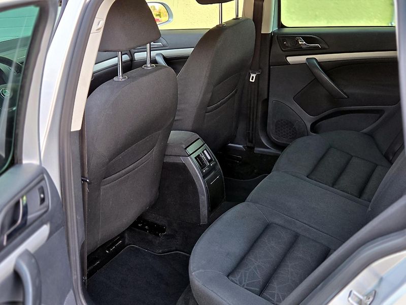 Škoda Octavia 1,4TSi 1.maj, rozvody, xenony  - fotka 20 z 43