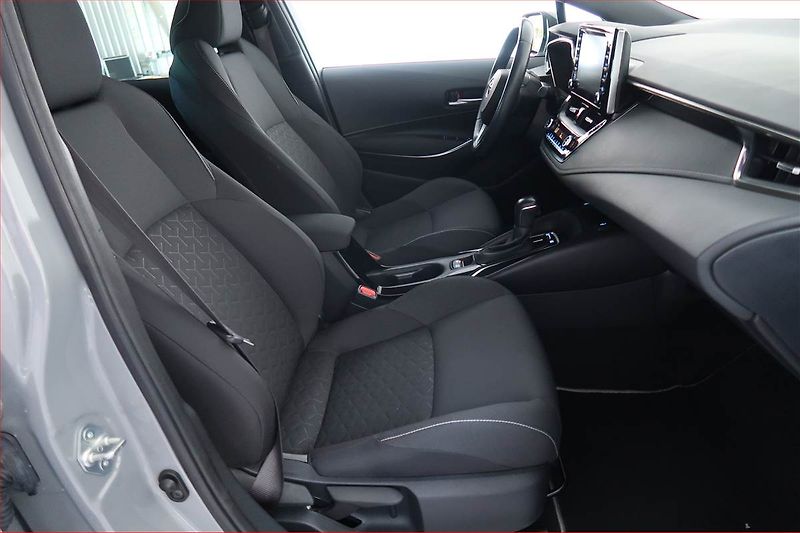 Toyota Corolla (2021) 1.8 Hybrid - fotka 9 z 20