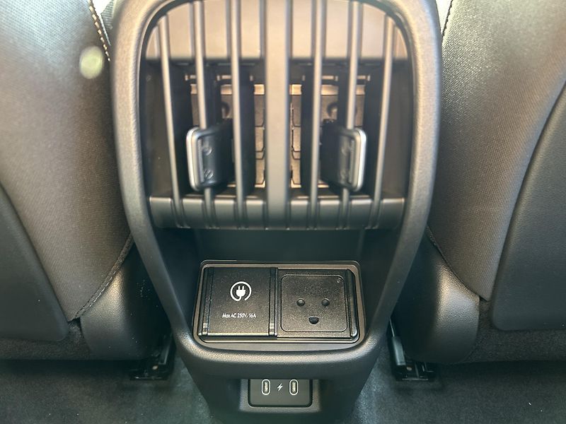 Hyundai Kona EV 27 64,8 CZECH EDITION BLACK - fotka 11 z 34